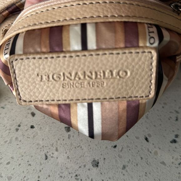 Tignanello Cream Pebbled Leather Crossbody Built in Wallet Shoulder Bag Travel - Picture 12 of 14